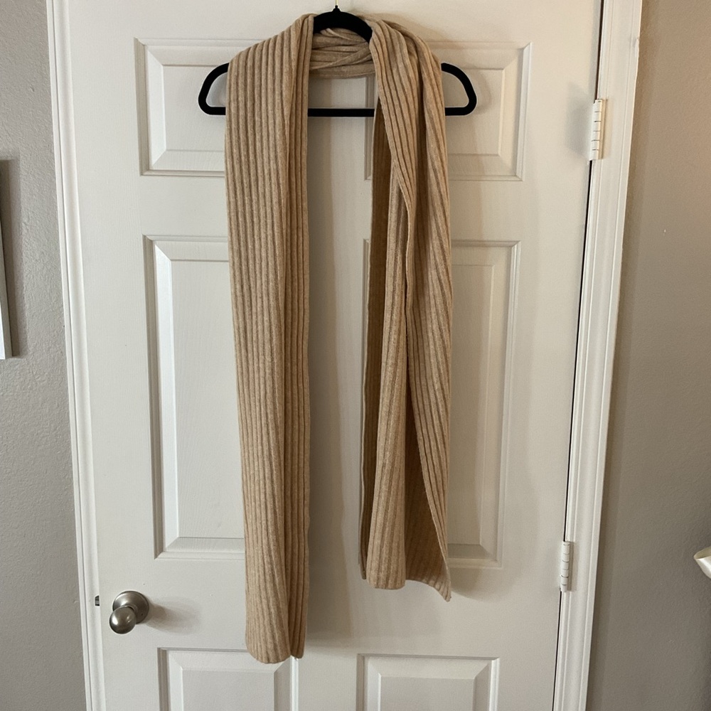 NWOT Zara Tan Ribbed Scarf